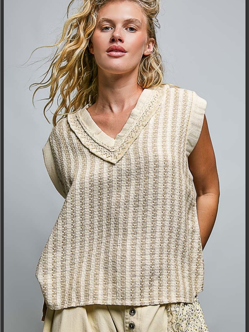 POL Cream Textured V-Neck Sleeveless Knit Tank